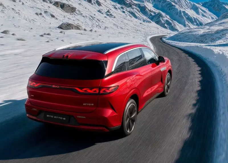 2027 BYD Atto karlı yolda ilerliyor